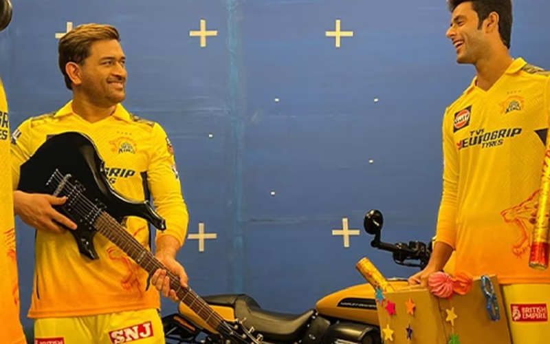 Mahendra Singh Dhoni shows off musical skills in Chennai Super Kings bonding session ahead of IPL