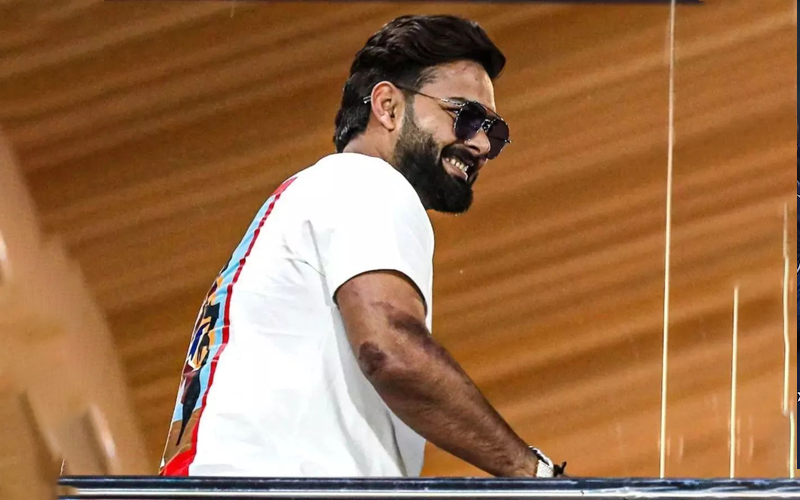 Rishabh Pant makes an appearance at Arun Jaitley Stadium for Delhi Capitals’ IPL match after car accident injury